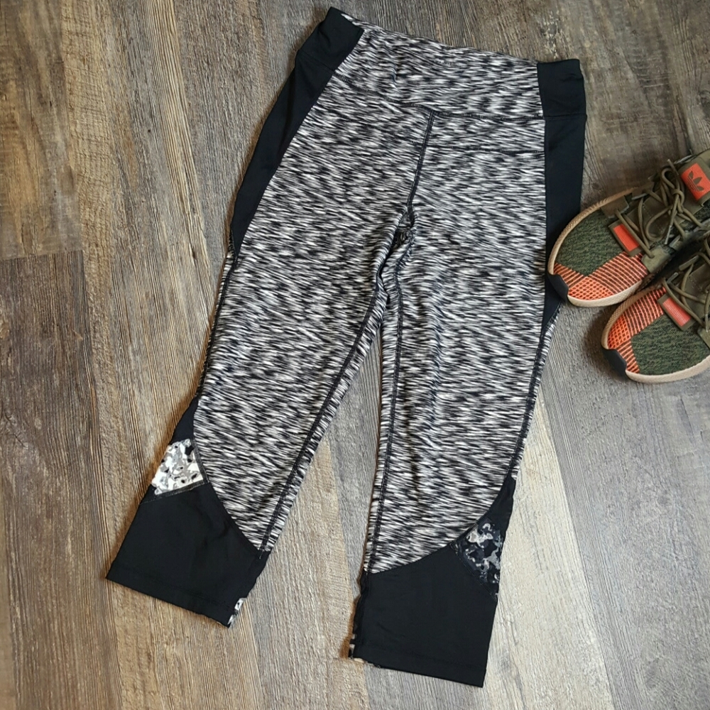 Calvin Klein sport pants stretch size M black grey capris